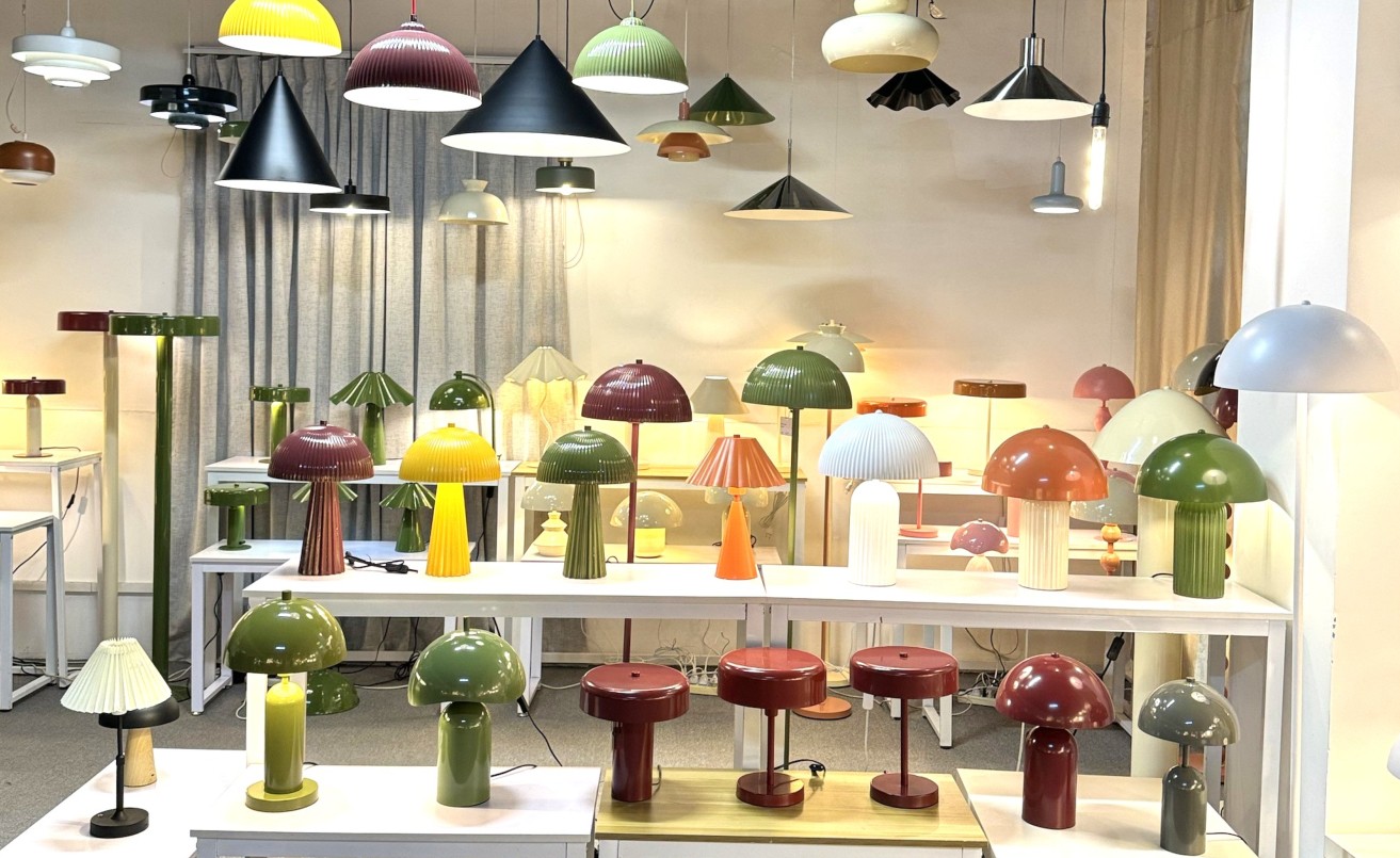 LUX Showroom 6